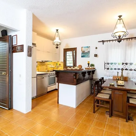 Montagna - Sani Villa