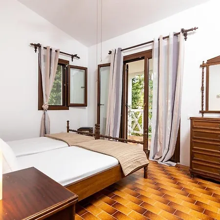 Βίλα Montagna - Sani Elani