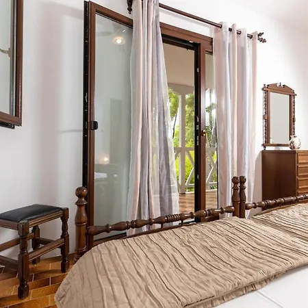 Montagna - Sani Βίλα