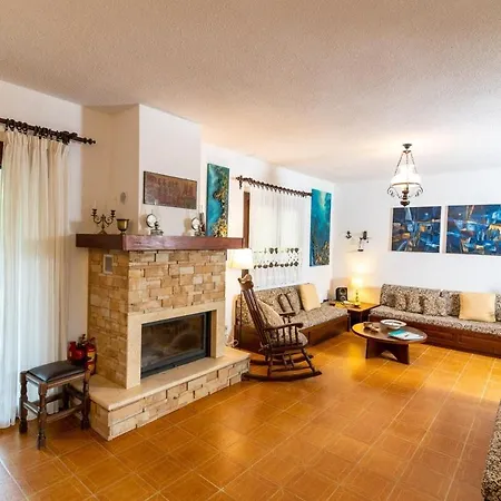 Montagna - Sani Βίλα Elani